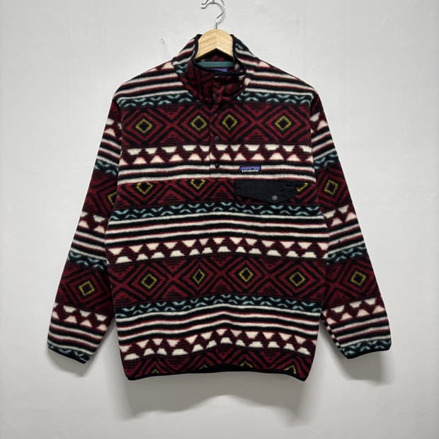 파타고니아 아즈텍 레드 신칠라