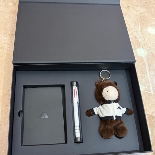 아디다스 한정 기프트 세트 말 키링 세트 새제품 판매