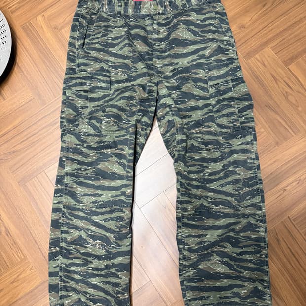 슈프림 카고 팬츠 올리브 타이거 카모 24SS (36사이즈)