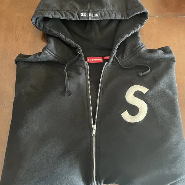 (공홈구매정품) 슈프림 S로고 후드집업 블랙 2XL