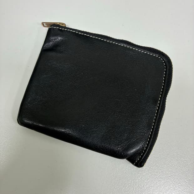 꼼데가르송 옴므 가죽 지갑