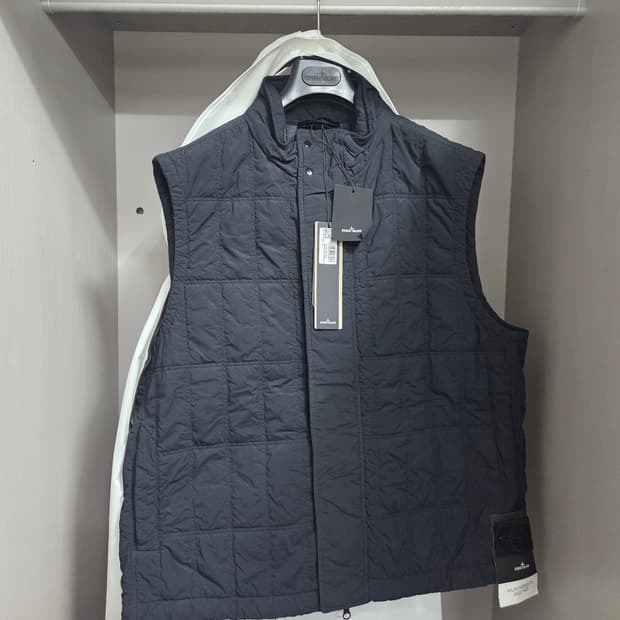 스톤아일랜드 고스트 조끼 25fw XL