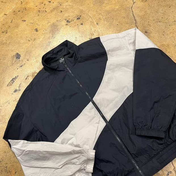 [정품/2XL] 언더아머 블랙 화이트 바람막이 자켓 b15