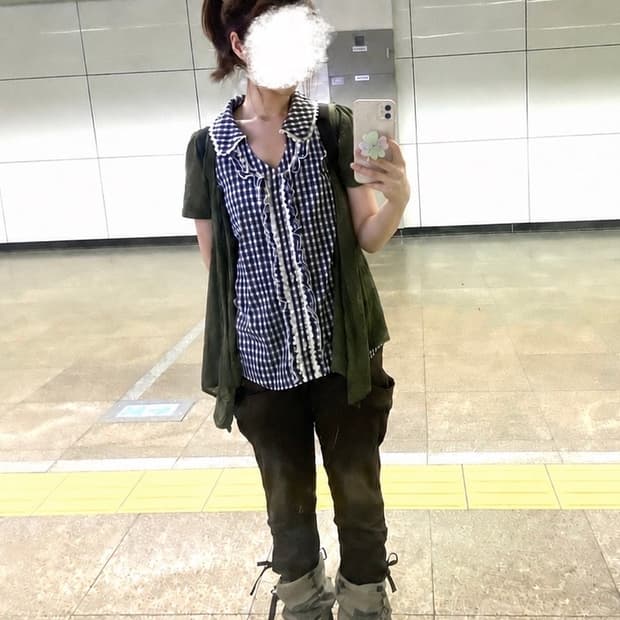 엑시즈팜 너드 모리걸 코디세트 체크 블라우스 + 카고 셔링 7부 바지