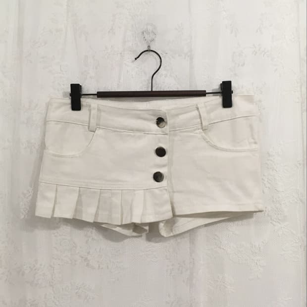 White denim pleated skort