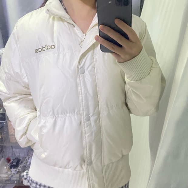 아디다스 화이트 패딩