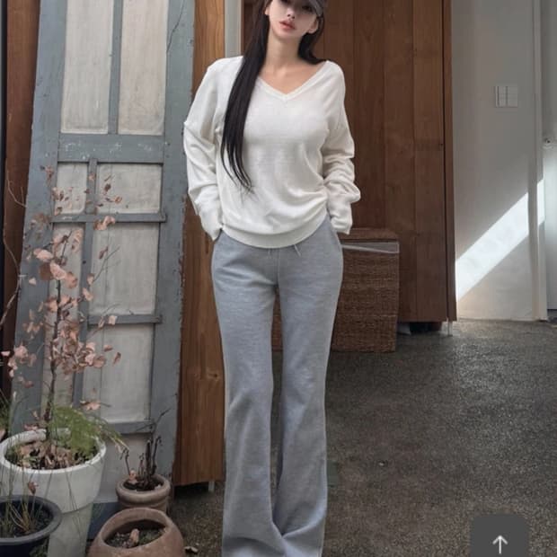 멜란지그레이 카인다미 골반볼륨업 세미 부츠컷 트레이닝팬츠_봄ve