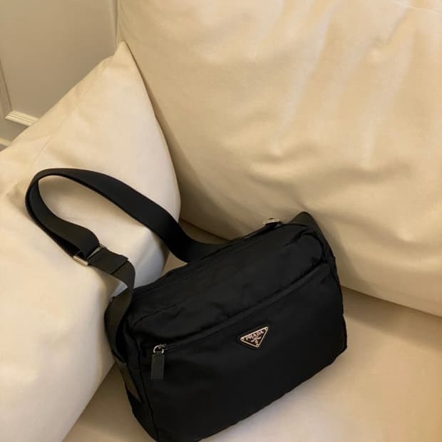 프라다 빈티지 크로스백 주우재 가방