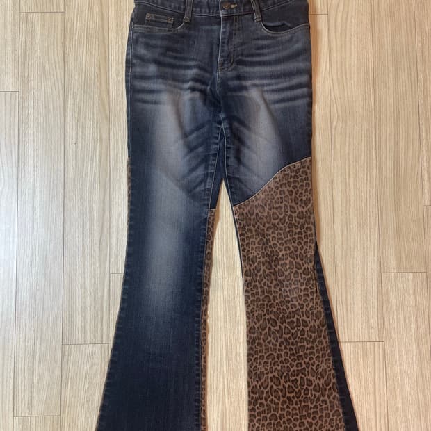 오네갸루 호피 부츠컷 데님팬츠