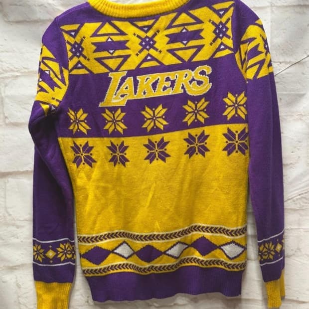 여성용 보라색과 노란색 점퍼