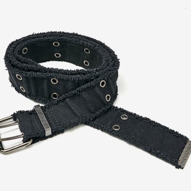 스키즘 인듀싱 DOUBLE EYELET BELT CHARCOAL