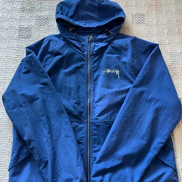 스투시 비치쉘 울트라 마린 바람막이 M사이즈