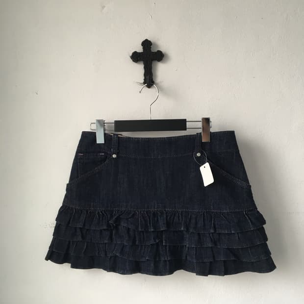 Frill point denim skirt