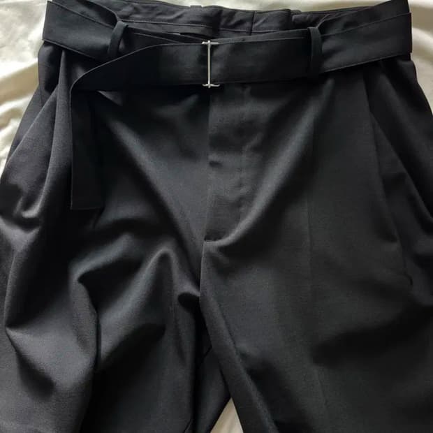 코스 벨티드 하프팬츠