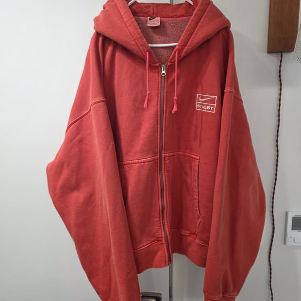 나이키 x 스투시 풀 집 피그먼트 다이드 플리스 후드 하바네로 레드 xl