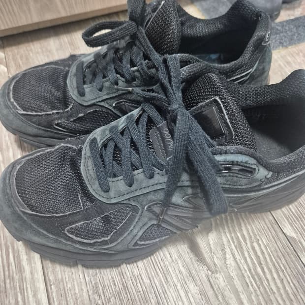 뉴발란스 990 V4

트리플블랙(M990BB4) 250