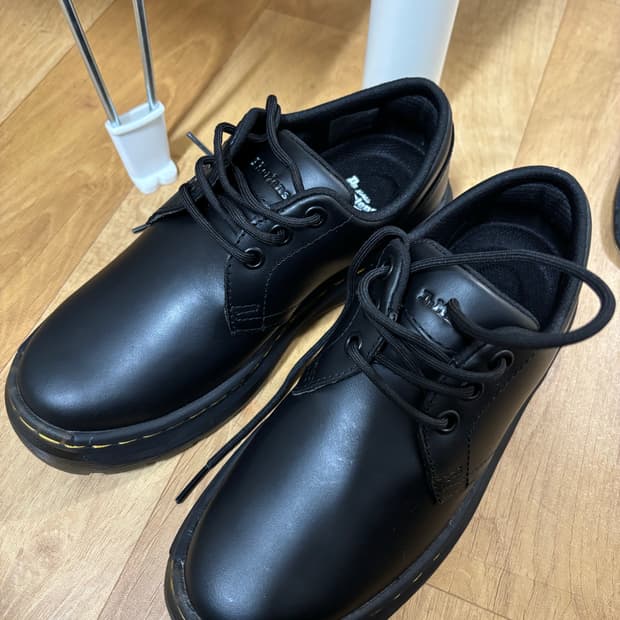 닥터마틴 크루선 가죽