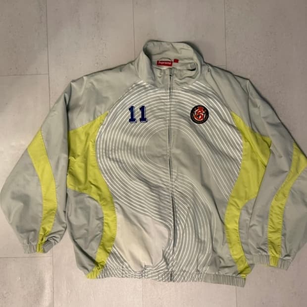 슈프림 S로고 트랙자켓 팝니다.