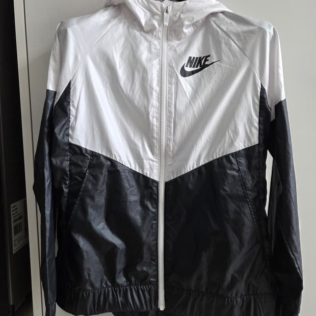 나이키 바람막이 점퍼 12-13세 