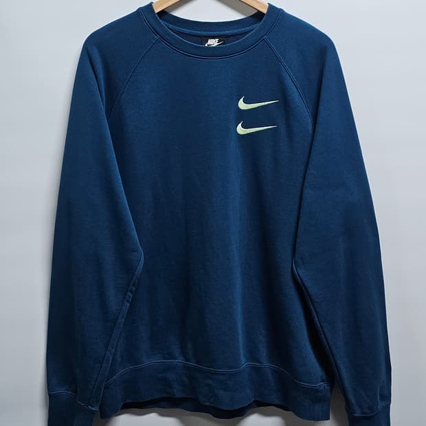 나이키 더블스우시 맨투맨 L