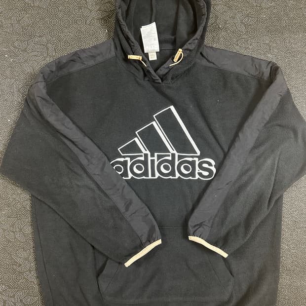 아디다스 빅로고 폴라 플리스 후드티 블랙 (L사이즈)