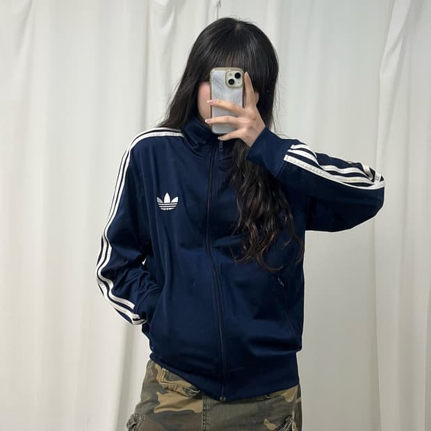 Adidas navy vintage jersey