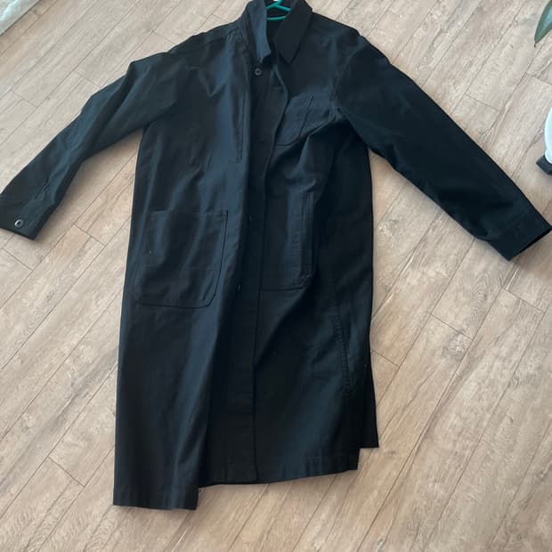 무신사 스탠다드 백사틴 코트 