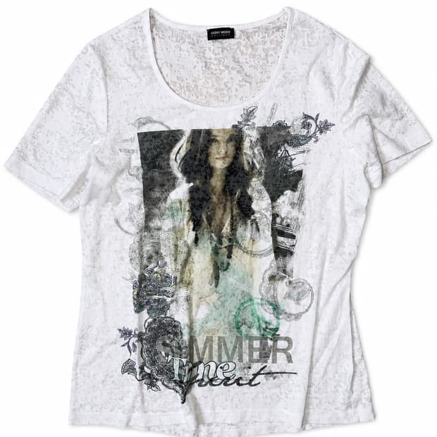 White t-shirt