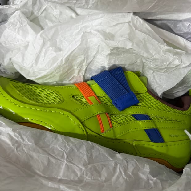 아식스 이세이미야케