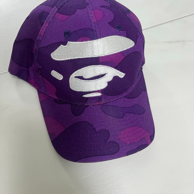 베이프 (BAPE) 퍼플 카모 볼캡 (빈지노 착용)