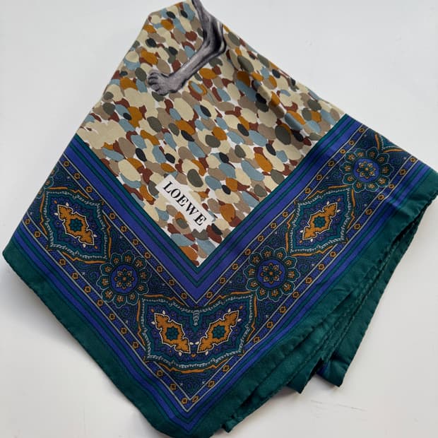 Loewe 실크 스카프