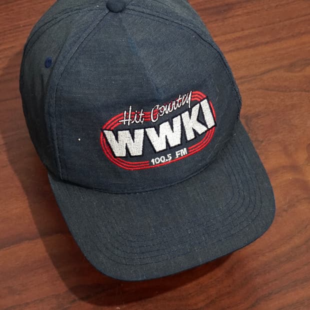 WWKI 100.5 FM Radio ๋นํฐ์ง ์บก