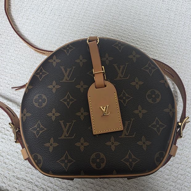 루이비통 부아뜨 샤포mm 새상품처럼 깨끗합니다