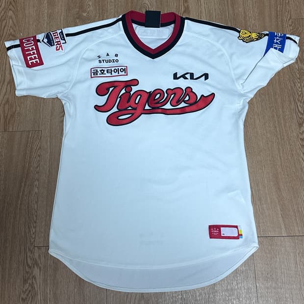 IAB STUDIO X 기아 타이거즈 어센틱 아이콘 유니폼