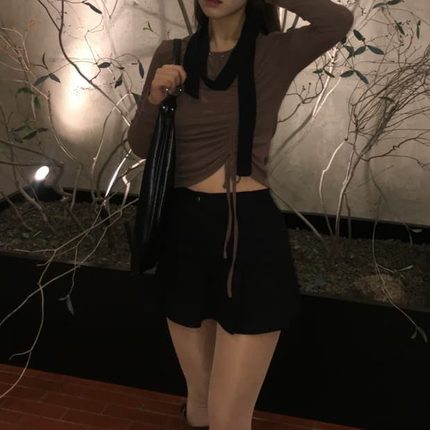 브라운 긴팔 탑