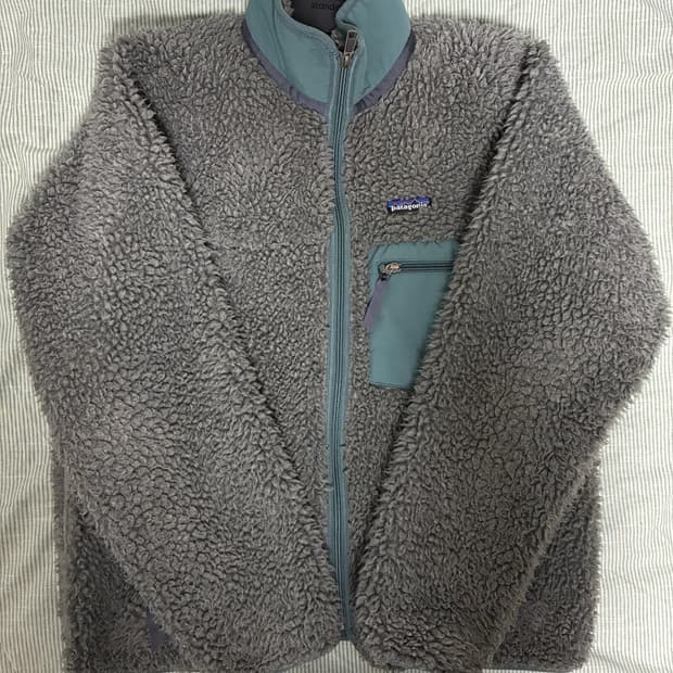 파타고니아 딥파일 클래식 레트로 가디건 그레이