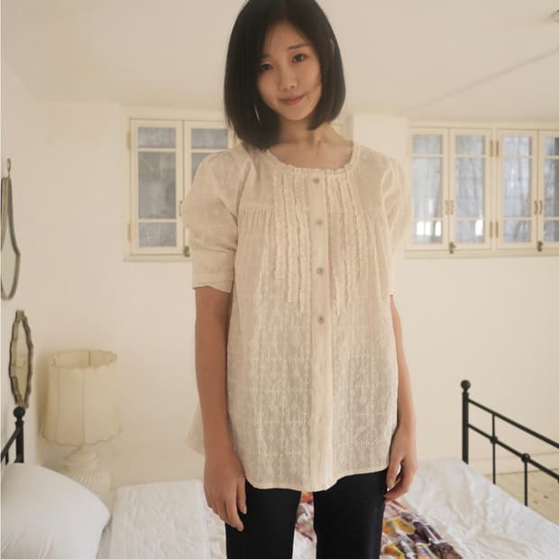 인앤양인하모니 모모 블라우스 아이보리
