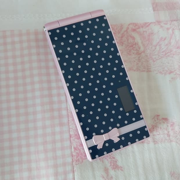 도코모 목업 프리쿠라 폴더폰