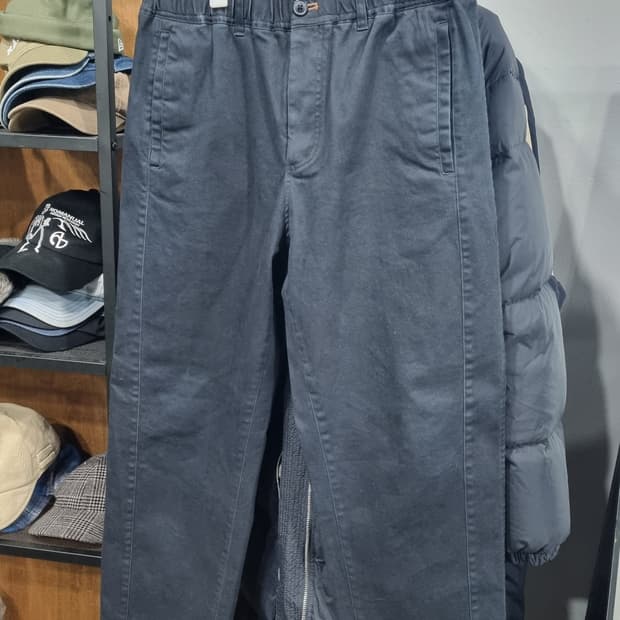 kolon)시리즈 트랙 피그먼트 배기 치노팬츠  32~33 상태좋아요~