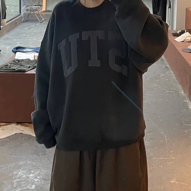 스투시 스튜 아플리케 크루넥 블루 맨투맨 H2491