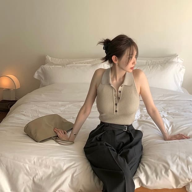 아비에무아 홀터 니트 베스트 강민경 착용