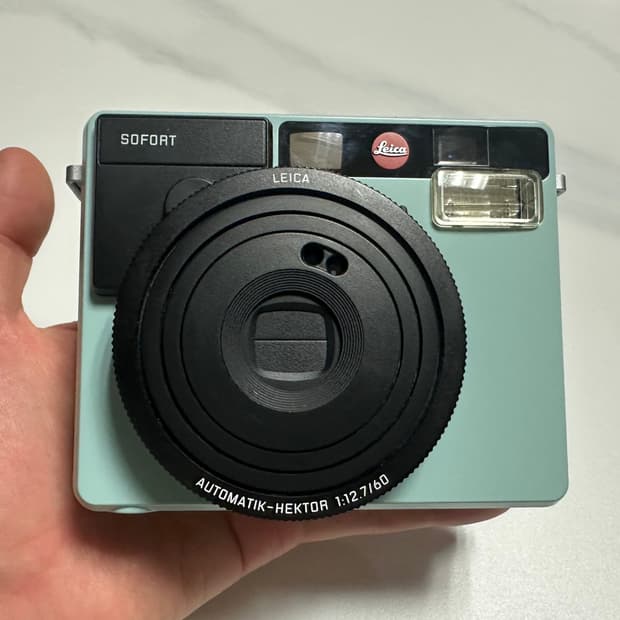 라이카 leica sofort1 소포트1 민트색상 거의 새제품 팝니다