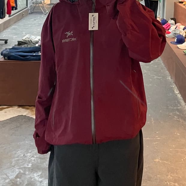 아크테릭스 버건디 고어텍스 베타 바람막이 H2038