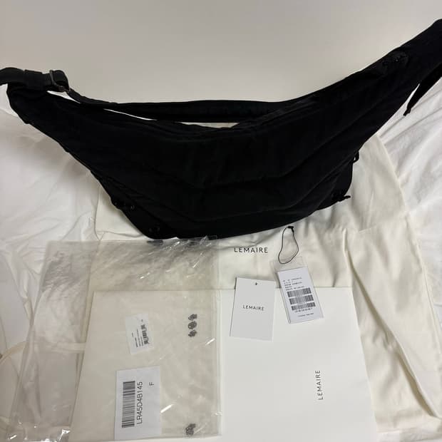 르메르 소프트 게임백 블랙 미디움