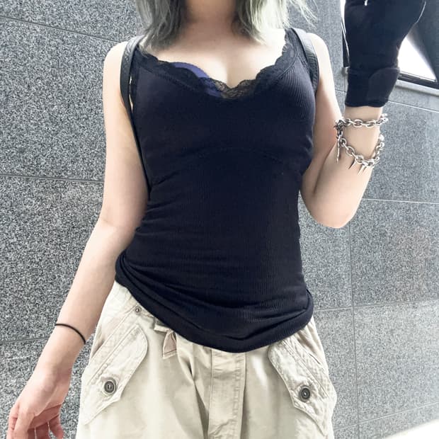 black lace sleeveless