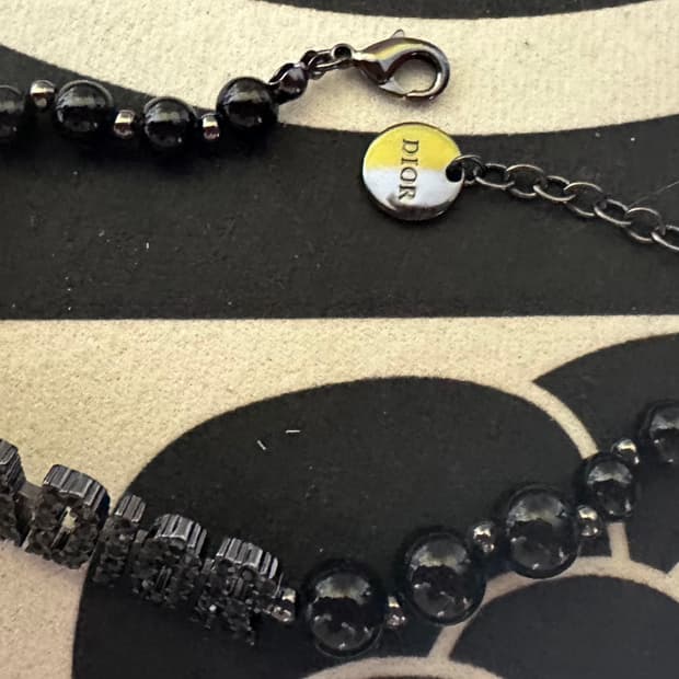 디올 자도르 블랙 볼 팔찌 