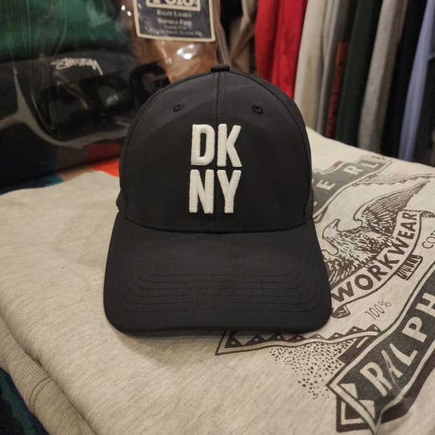 DKNY 골프 볼캡