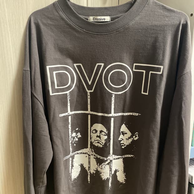 엔시브 크롭 롱슬리브