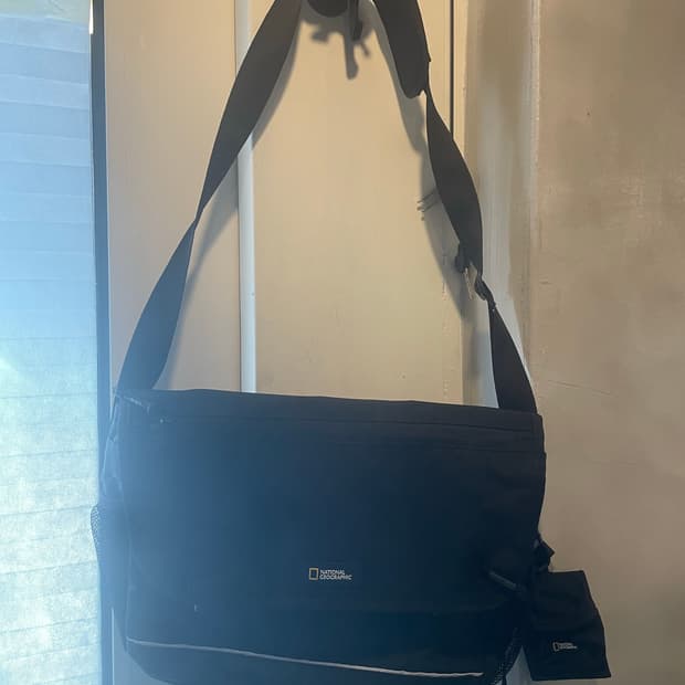 네셔널 크로스백 