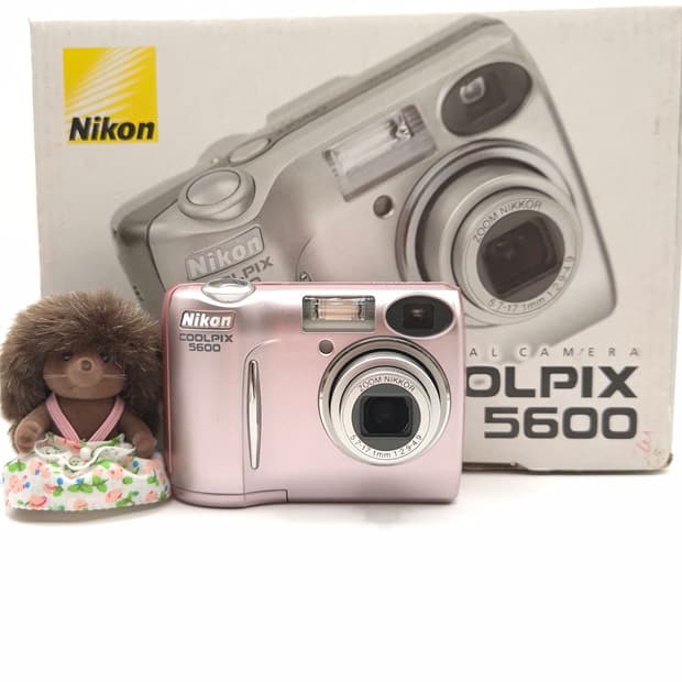 🩷선물/소장용📦니콘 쿨픽스 5600 🍒 상큼한 감성샷 미니디카✨